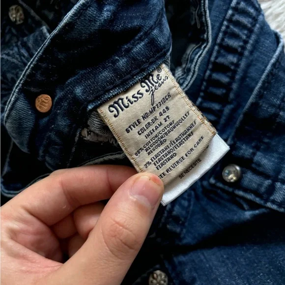 Miss Me - Mid Rise Cuffed Skinny Floral Embroidered Denim Jeans - Picture 6 of 9